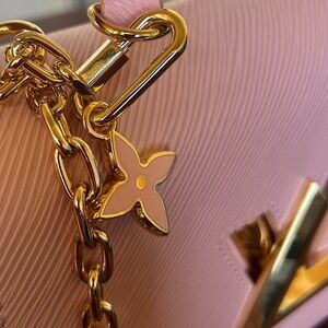 Medium size shoulder bag epi leather